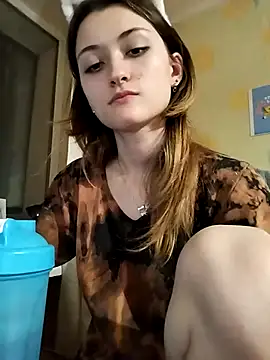 LillySvon online show from March 25, 5:27 pm