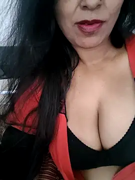 Deepa Sharma143 online show from March 14, 2:45 am