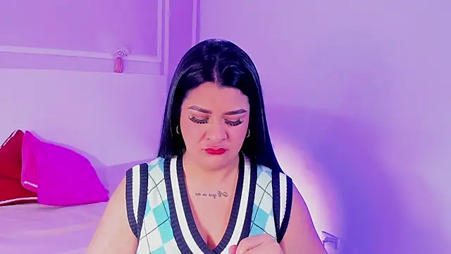 TianaGlow26 online show from February 7, 9:40 pm