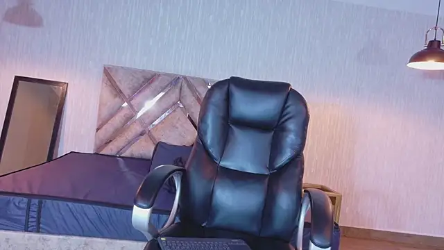 Olivia11  online show from February 15, 1:10 pm