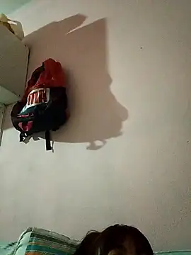 isabella931054 online show from September 28, 9:47 am