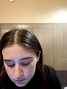 freakylittlebitch69 online show from September 19, 11:04 pm