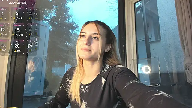 Ella Vee online show from November 23, 6:16 am