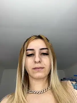 Ella Vee online show from November 10, 8:42 am