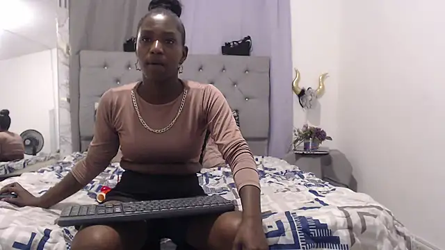 KarolLewys online show from November 29, 1:26 pm