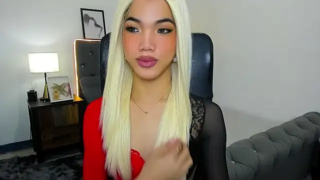 CassieSommereux online show from October 13, 4:37 am