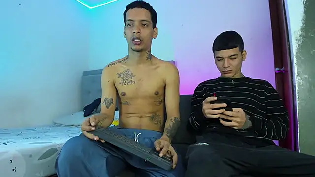 twinkDuohot online show from April 18, 2:36 am