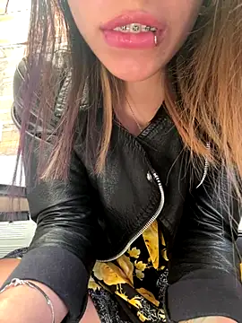 yourrmuse online show from September 21, 9:02 pm