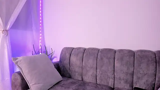 samiradoll online show from May 7, 3:11 am