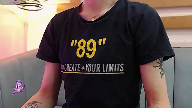 ArianaSantana online show from November 6, 12:44 pm