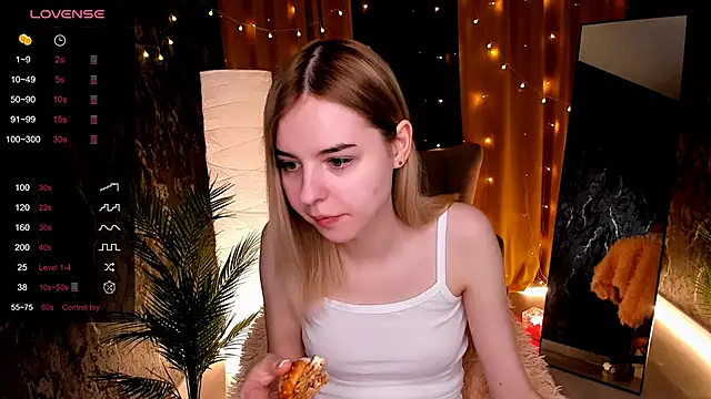 LillianShine online show from February 26, 2:32 am