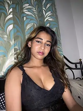 STRIP GLOW online show from February 21, 9:59 pm