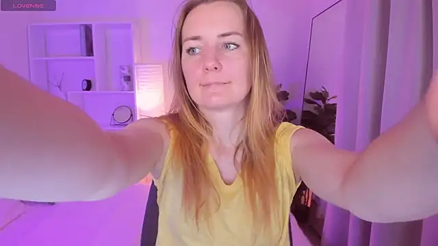 MeggySun online show from November 3, 1:37 pm