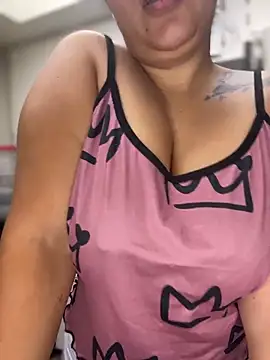 latina curvy22 online show from June 17, 8:54 pm