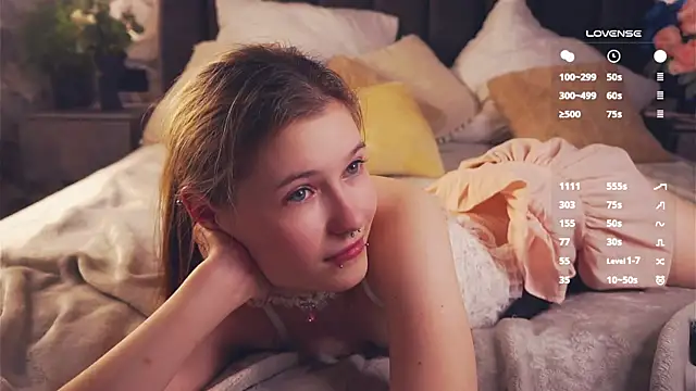 LynHillaire online show from April 20, 6:11 pm