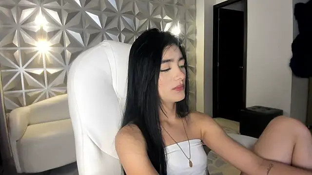 zoerouse  online show from December 19, 8:56 pm