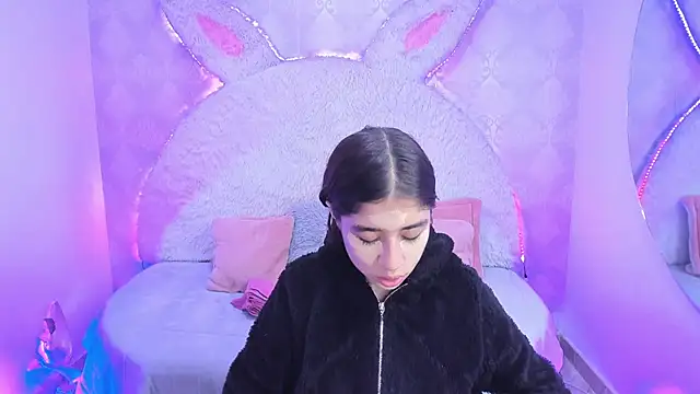 Gaby louse online show from April 1, 7:22 pm