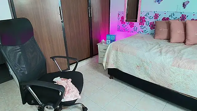 EmilyCoy  online show from September 13, 3:14 am