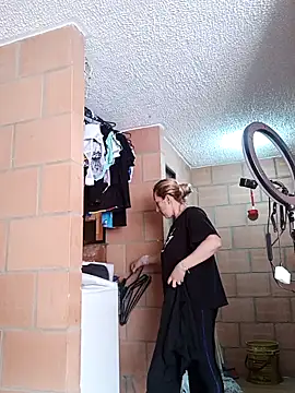 swetchrystal online show from September 19, 3:33 pm