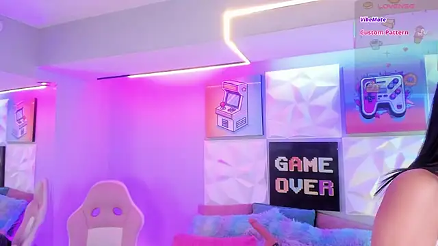 LindaWz  online show from January 18, 5:26 am