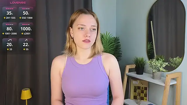 HollieCollelo online show from October 15, 3:09 am