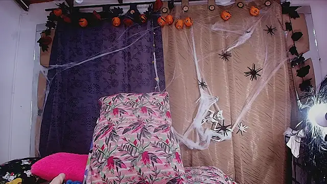 sweegirl69 online show from October 25, 12:02 pm