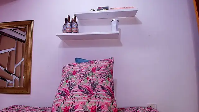 sweegirl69 online show from September 30, 12:00 pm