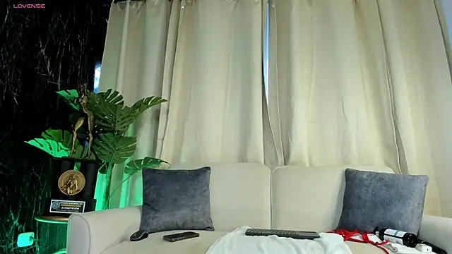 Emily Foxx01 online show from October 9, 9:30 pm