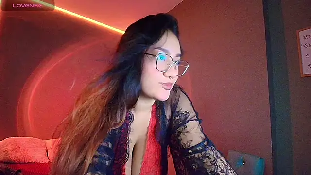 sophiejuicy  online show from December 4, 5:53 am