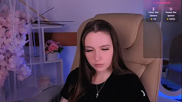 WildHoneyXO online show from October 26, 7:04 am