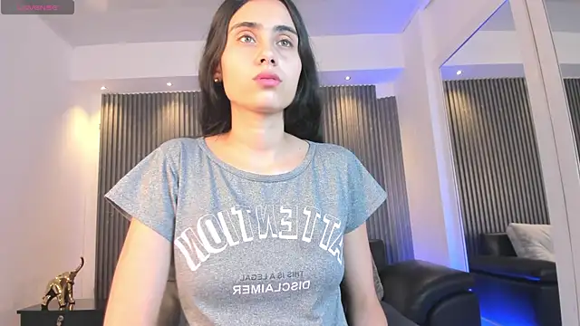 sofiapalacioss online show from October 30, 7:15 pm