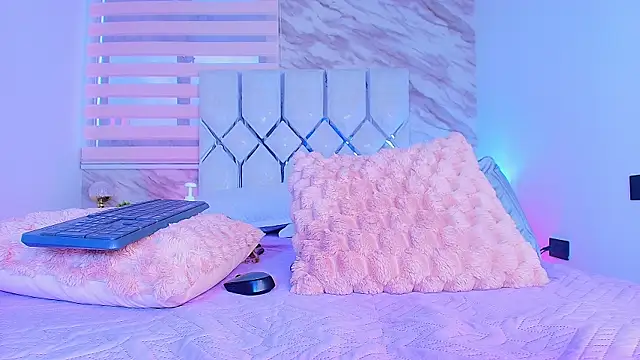 collet 1 online show from November 28, 1:03 pm