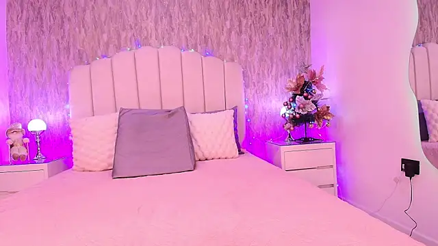 sofi hils online show from November 24, 11:56 am