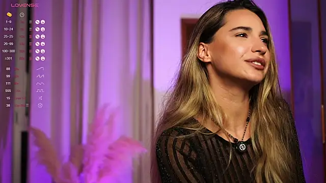 ItalianGirl online show from September 17, 6:50 pm