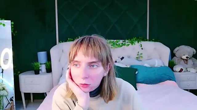 Beverly Gomes online show from October 9, 3:49 pm