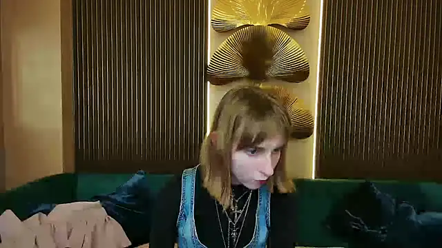 Beverly Gomes online show from November 22, 3:48 pm