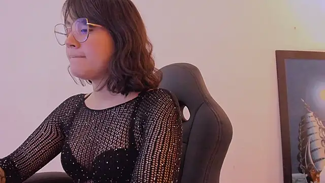 AnnaraLein online show from December 15, 1:22 am