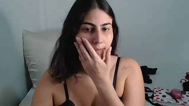 ApenasLys online show from October 15, 3:14 pm