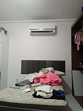 ApenasLys online show from February 21, 12:11 am