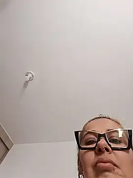 AndrehGuzman online show from July 8, 3:47 pm