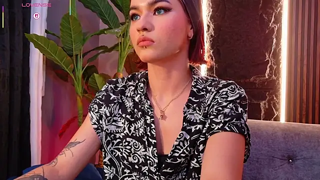 La Diabla 111  online show from January 5, 8:23 pm