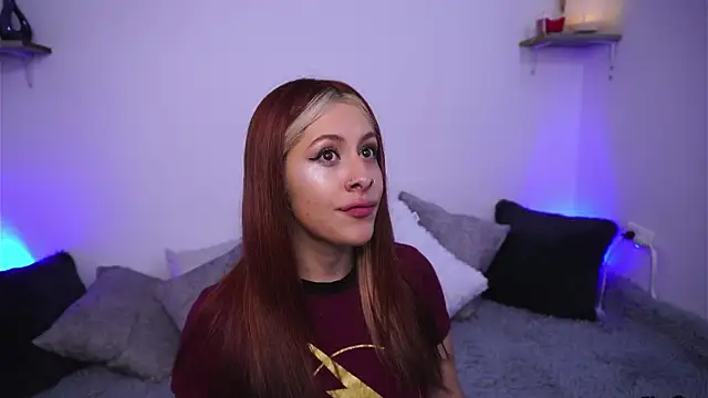 SophiieCumsx online show from September 18, 12:37 pm