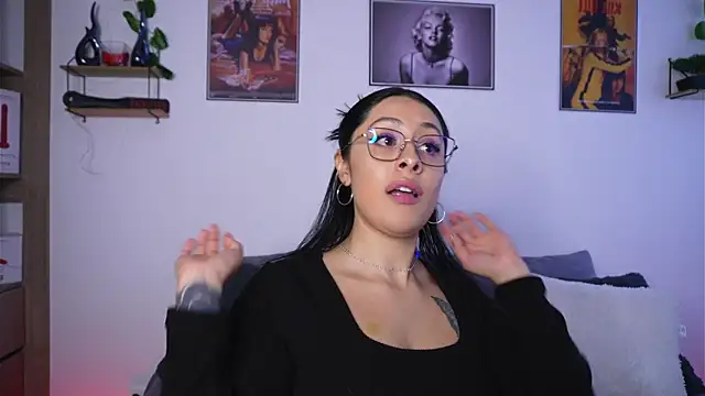 SophiieCumsx online show from January 16, 12:01 pm