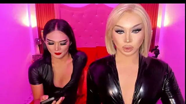 gordeushotcummer online show from October 8, 11:47 am