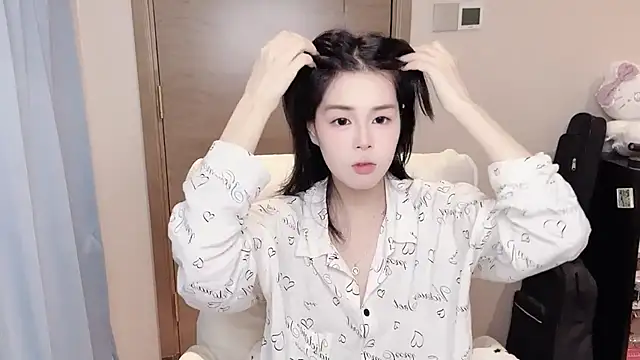 Koi-00 online show from February 3, 7:13 am