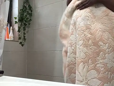 littyleesh1 online show from September 24, 12:26 pm