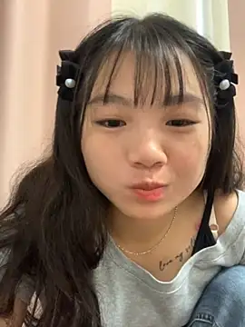 Emlyly-18 online show from September 17, 7:17 am