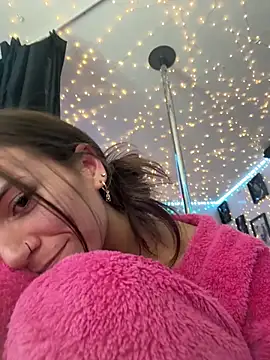 icy pisces online show from December 14, 7:47 am