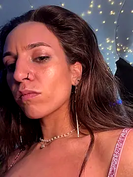 icy pisces online show from November 17, 7:09 am