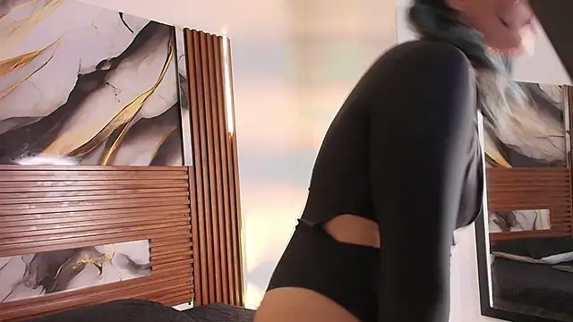 Evelin thompsson online show from October 15, 3:09 am